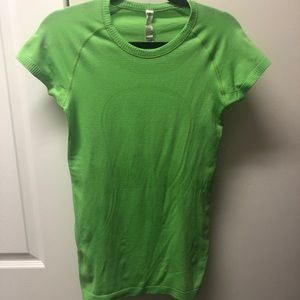 Lululemon swiftly tech 6 short sleeve